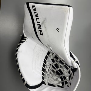 2024 Bauer Prodigy glove  Regular (Used)