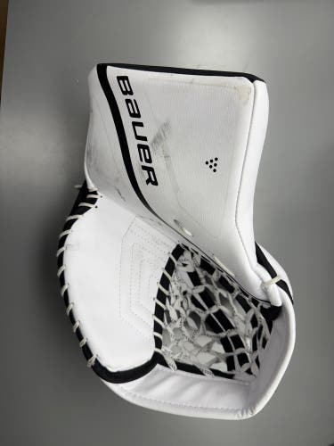 2024 Bauer Prodigy glove  Regular (Used)