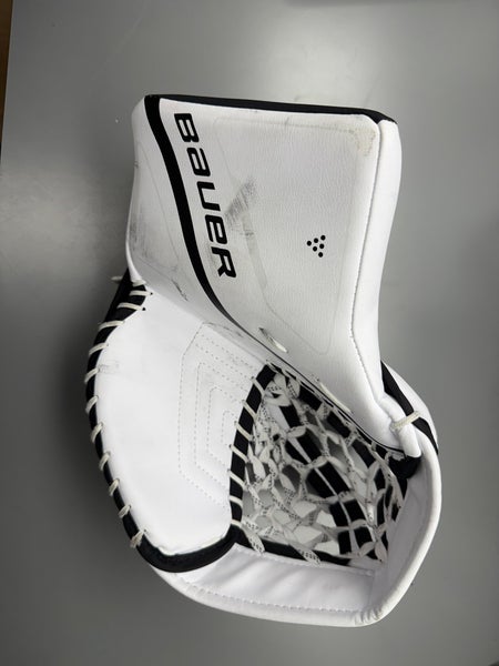 2024 Bauer Prodigy glove  Regular (Used)