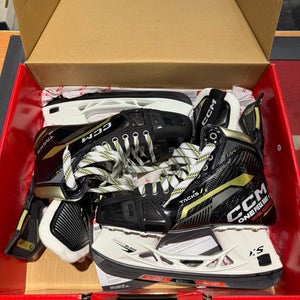 CCM Tacks AS-V Pro Hockey Skates Size 6.5 Regular Width without steel (New)