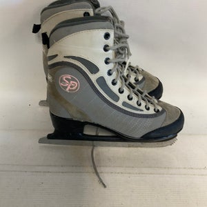 Used CCM 60 Womens Softboot Skate Grey Senior 5 11823-S000034312