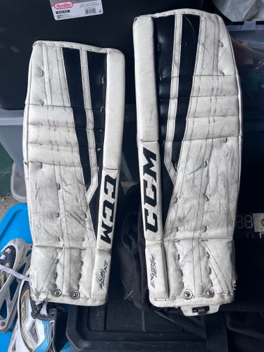 28" CCM Extreme Flex 760 Goalie Leg Pads (Used)