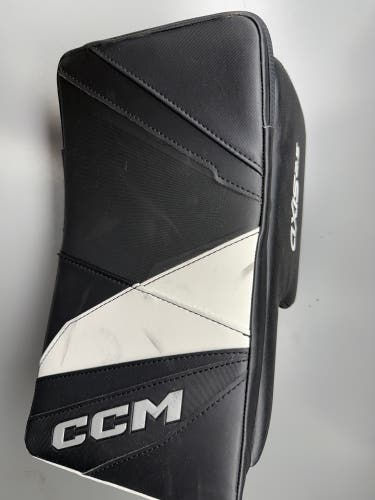 CCM Axis 2.5 blocker Regular (Used)