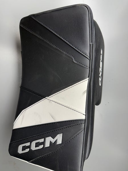 CCM Axis 2.5 blocker Regular (Used)