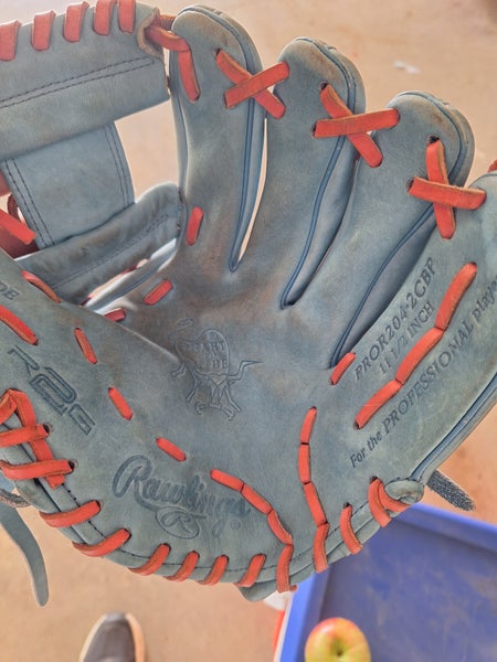 2024 Infield RH Rawlings Heart of the Hide Baseball Glove 10.75" (Used)