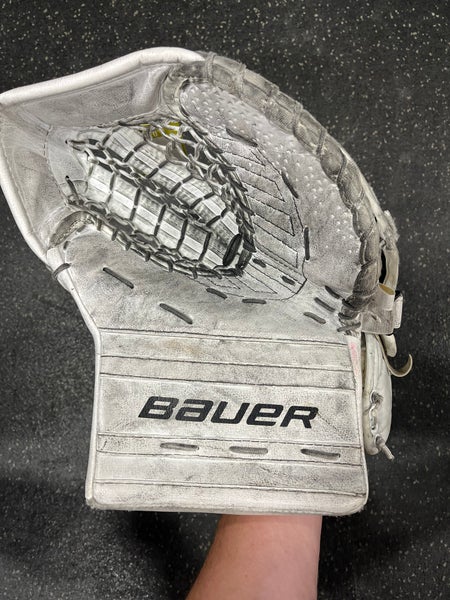 Used Bauer GSX Jr Goalie Glove