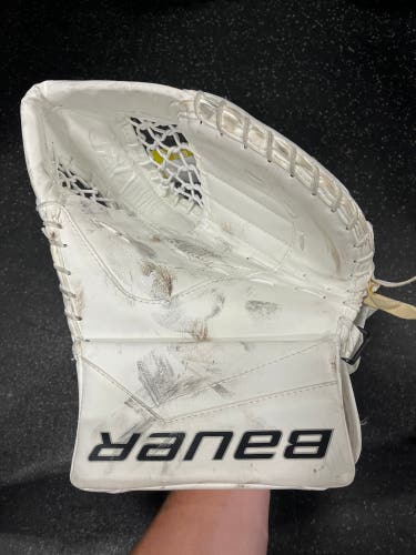 Like New Bauer Reactor 5000 Sr Goalie Glove