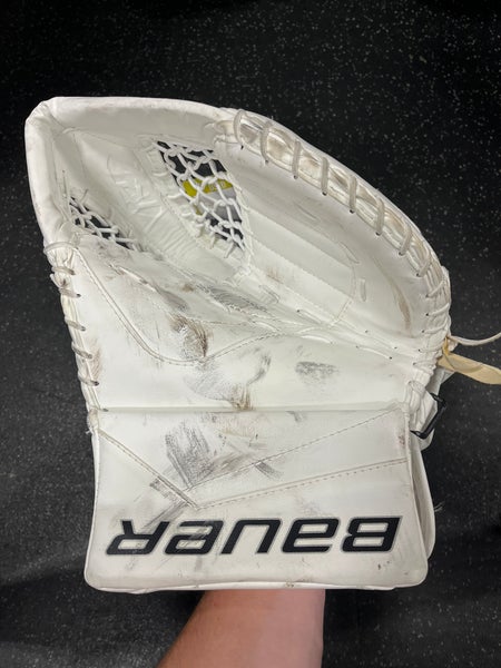Like New Bauer Reactor 5000 Sr Goalie Glove