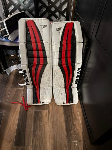 Vaughn Velocity v7 Goalie pads