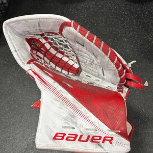 Used Bauer Supreme S29 Int Goalie Glove