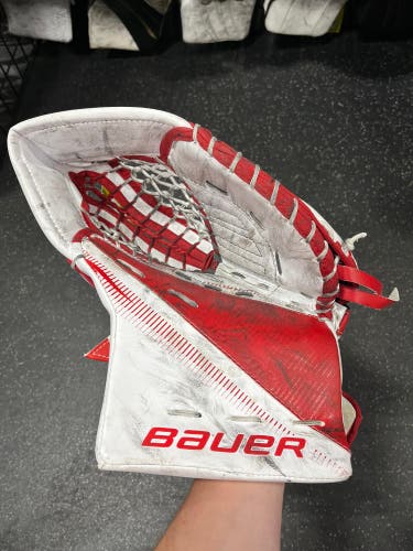 Used Bauer Supreme S29 Int Goalie Glove
