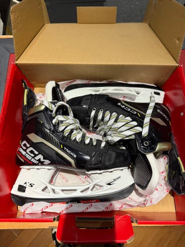 CCM Tacks AS-V Hockey Skates Size 7 Regular Width without steel (New)