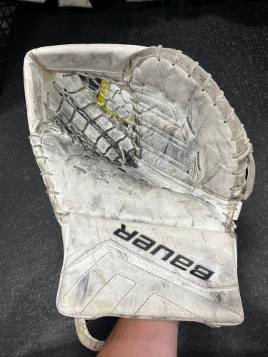 Used Bauer Supreme One.5 Sr Goalie Glove