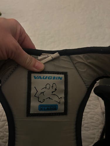 XL Vaughn Velocity V9 Goalie Chest Protector (Used)