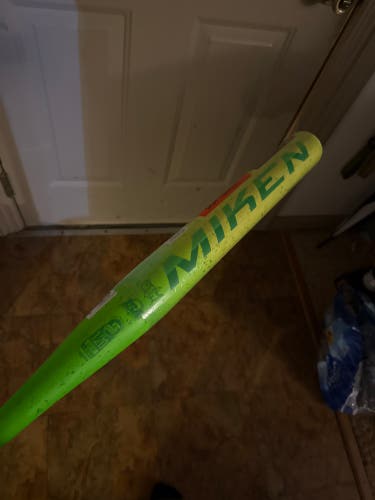 2025 Miken Freak Maxload Composite Bat (-8) 26 oz 34" (New)