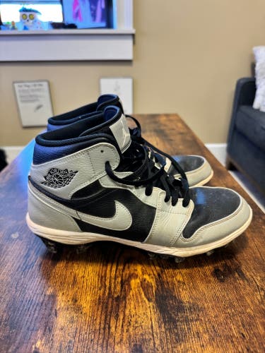 Adult Nike Jordan Retro High Top Molded Cleats Gray/Black Men's Size M 10.0 (W 11.0) (Used)