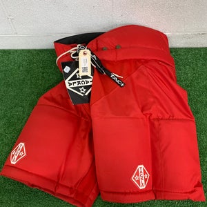 Red Senior Size 50 Tackla 5000 Hockey Pants (New)