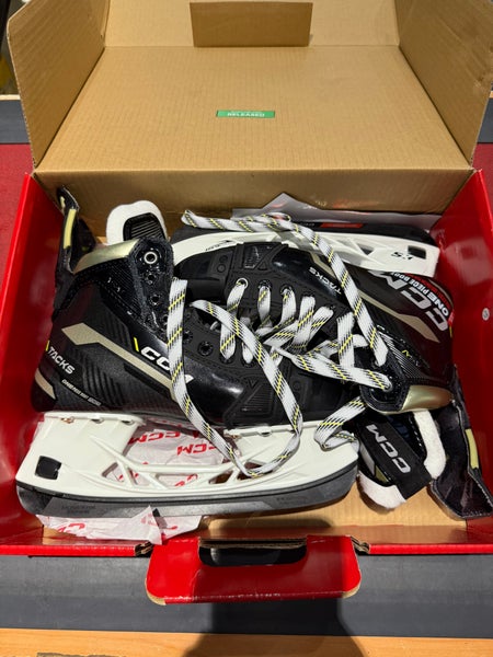 CCM Tacks AS-V Hockey Skates Size 5 Tapered Width without steel (New)