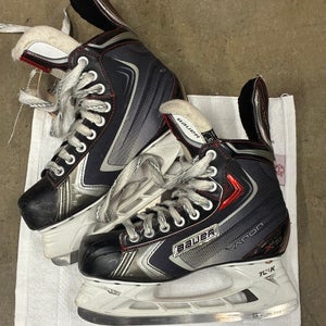 Intermediate Bauer Vapor X70 Hockey Skates Regular Width Size 5 (Used)