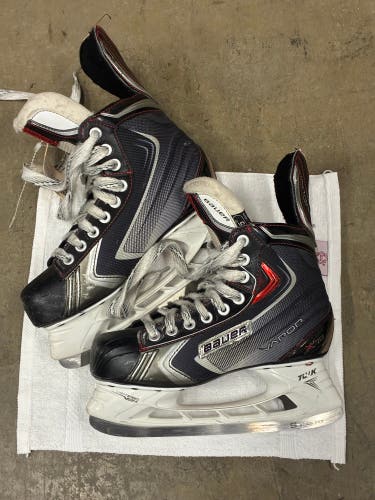 Intermediate Bauer Vapor X70 Hockey Skates Regular Width Size 5 (Used)