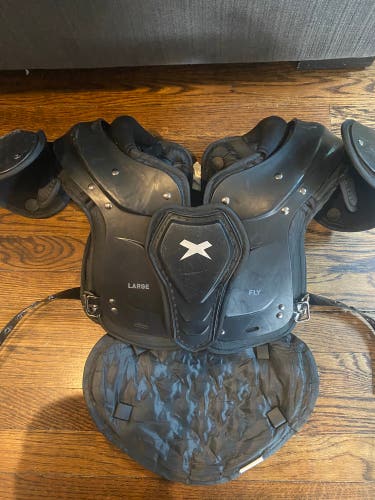 Large Youth Xenith Fly Shoulder Pads (Used)