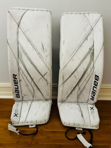 33" Bauer Vapor X5 Pro Goalie Leg Pads (Used)