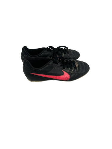 Used Nike CHASER Soccer Cleats Black And Pink Junior 02.5 11692-S000141109
