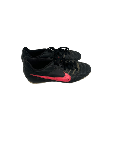 Used Nike CHASER Soccer Cleats Black And Pink Junior 02.5 11692-S000141109