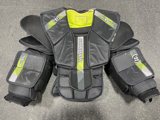 Small / Medium Warrior RITUAL X4 E Int Goalie Chest Protector (Used)
