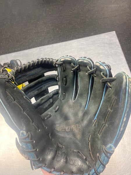 Wilson A2000 RH Infield Baseball Glove 11.5" (Used)