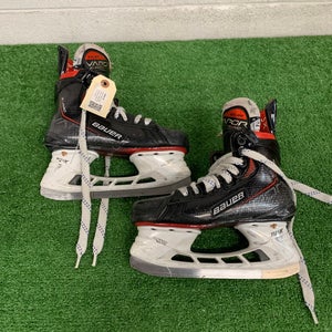 Junior Bauer Vapor 3X Pro Hockey Skates Regular Width Size 2.5 (Used)