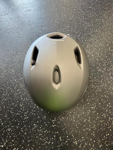 Used Giro Snowsport Helmet Adult Grey LG 11849-S000031638
