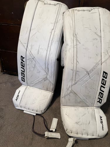 30" 2023 Bauer Supreme M5 Pro Goalie Leg Pads (Used)
