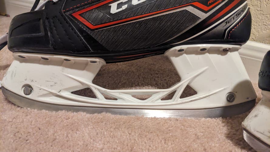 CCM JetSpeed FT370 Hockey Skates 8 (Used)