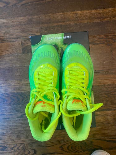 Men's Size M 7.5 (W 8.5) Puma Shoes (Used)