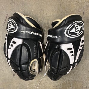 Junior Easton Synergy Gloves 13" (Used)