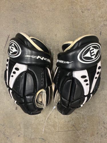 Junior Easton Synergy Gloves 13" (Used)