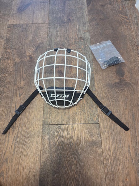 Small CCM FM580 Helmet Cage only (Used)