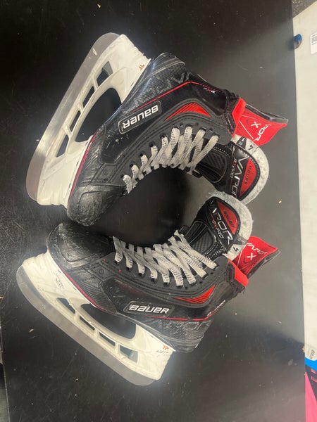 Bauer Vapor 3X Pro Hockey Skates Size 4 (Used)
