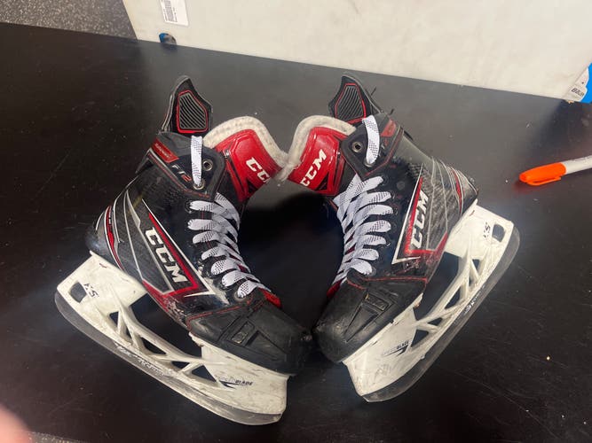 CCM JetSpeed FT2 Hockey Skates Size 4.5 (Used)