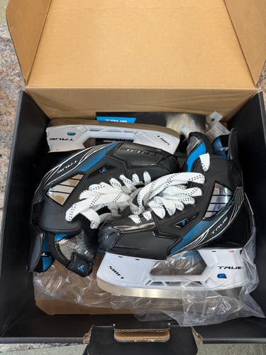 True TF7 Hockey Skates - Size 4 (New)