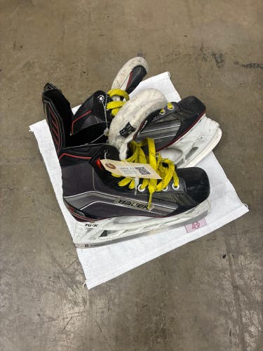 Junior Bauer Vapor X600 Hockey Skates Regular Width Size 3 (Used)