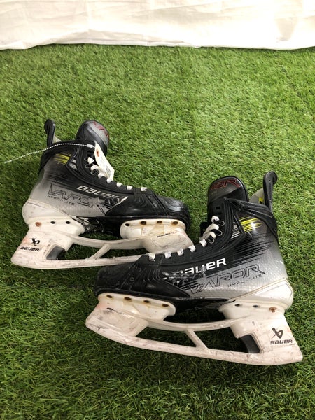Senior Bauer Vapor Hyperlite 2 Hockey Skates 7 (Used)