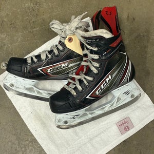 INT CCM JetSpeed FT480 Goalie Skates 4.5 (Used)