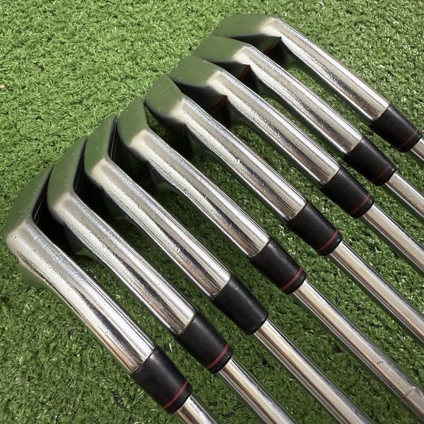 Nike VR TW Tiger Woods Blades Iron Set 3-PW Dynamic Gold S300