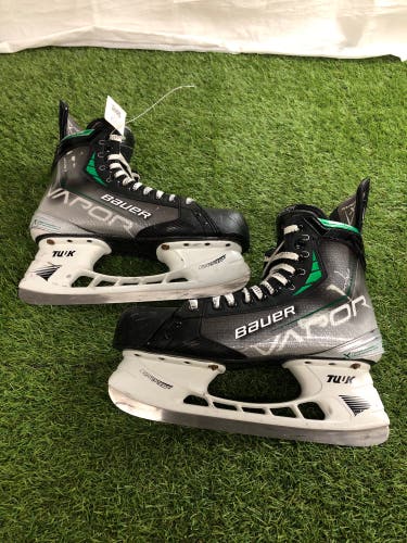 Senior Bauer Vapor Hyperlite Hockey Skates Pro Stock 11.5 (Used)