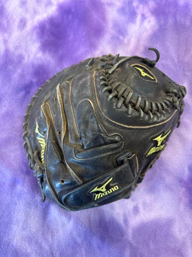Black Adult Mizuno MVP Prime RH Catcher's Softball Glove 34" (Used)