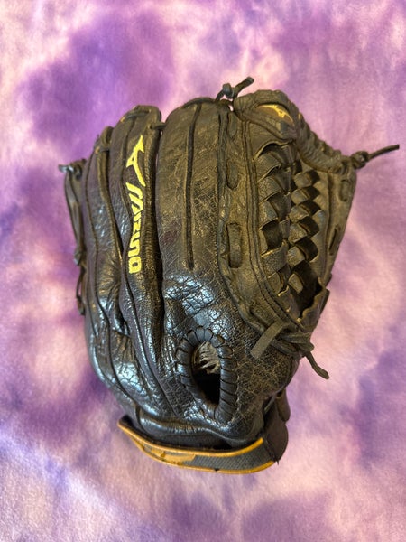 Black Mizuno Power Close RH Pitcher's Baseball Glove 11.5" (Used)