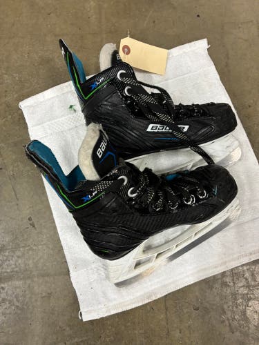 Youth Bauer XLP Hockey Skates Regular Width 11 (Used)