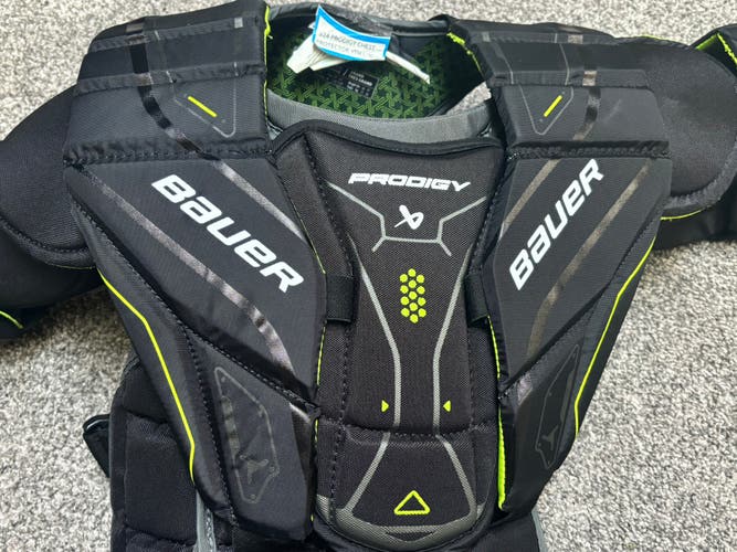 XL Bauer Goalie Chest Protector (Used)